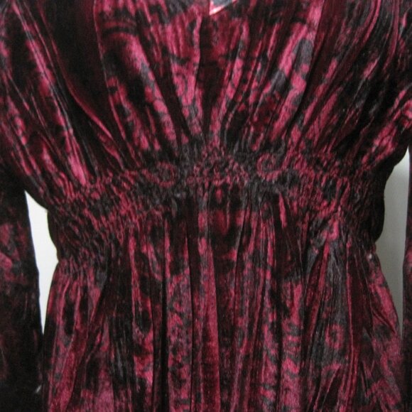 Apt. 9 Red & Black Velvet V-Neck Long Sleeve Mini Dress Women's Size Medium - Picture 2 of 8